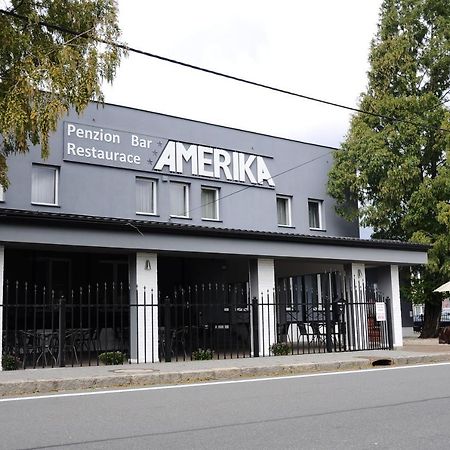 Restaurace A Hotel Amerika Havířov Kültér fotó